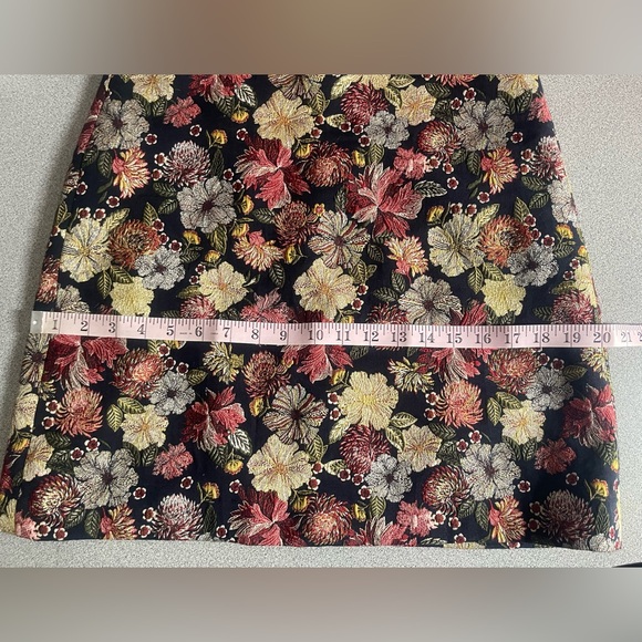 Loft Textured Floral Mini Skirt Size 6 - Picture 10 of 12